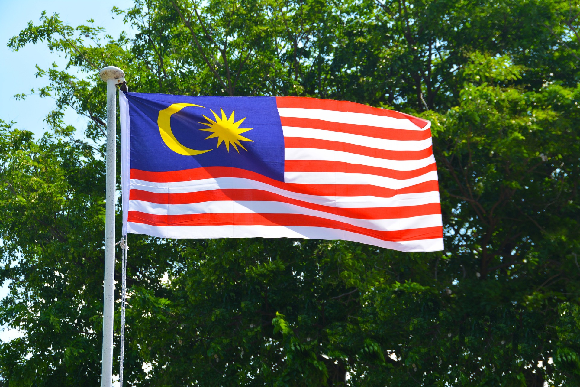Credit Asian Trails Malaysia - Malaysian flag--FOR PULSE-1